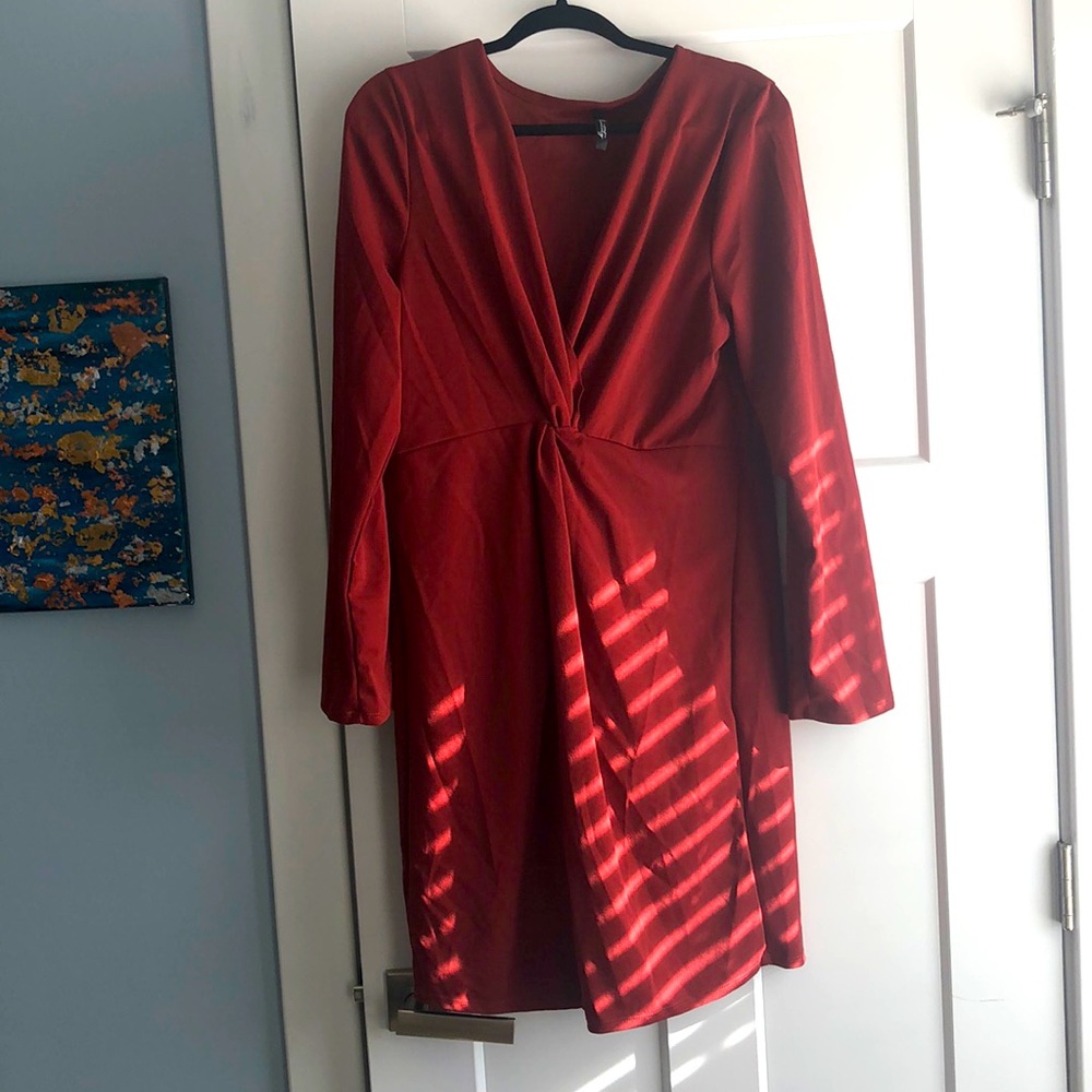 Twist front plus size dress with slit